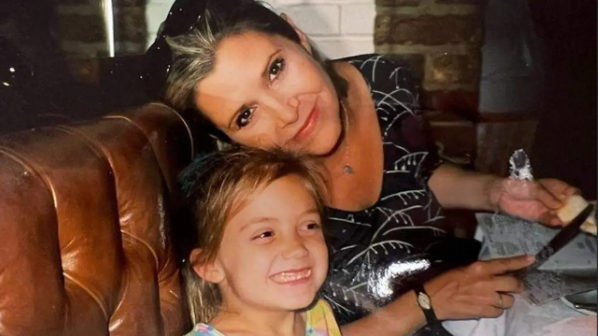 Billie Lourd y Carrie Fisher